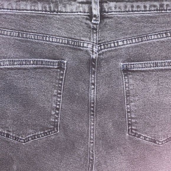 ASOS DESIGN Hourglass high rise farleigh 'slim' mom jeans in washed black - Picture 10 of 10